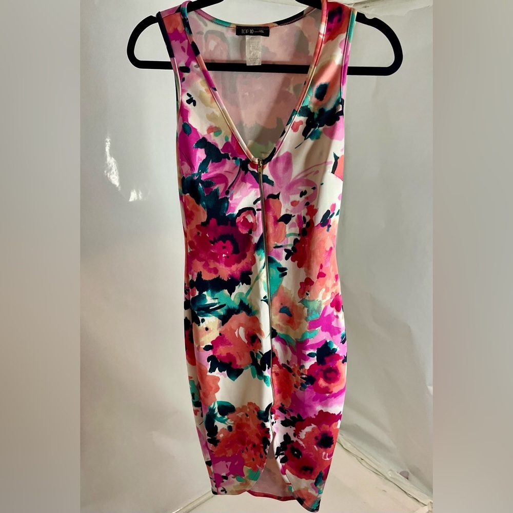 Top 10 Floral Sleeveless Dress small zips in front sleeveless vneck front slit